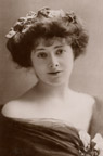 Actress Isobel Jay, 1906